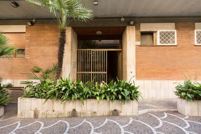 Bed and Breakfast Bed A San Pietro Рим Экстерьер фото